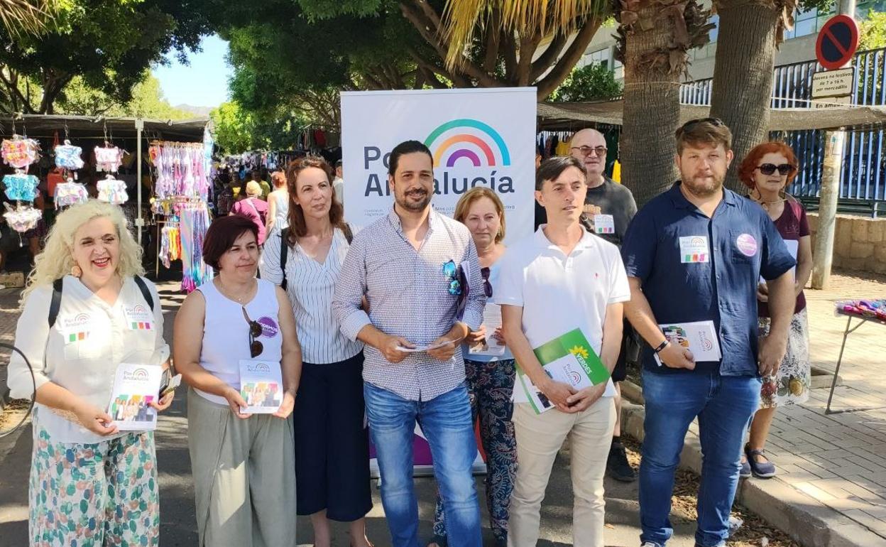 Los candidatos de Por Andalucía se han ido este jueves al mercadillo de Ciudad Jardín. 