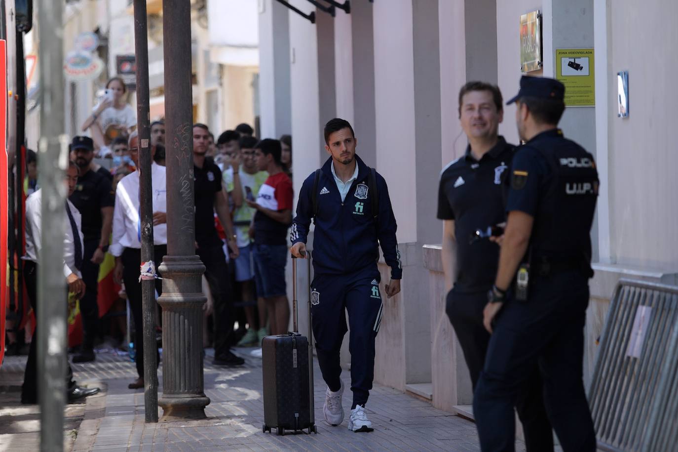 Ambiente en la llegada de la selección 