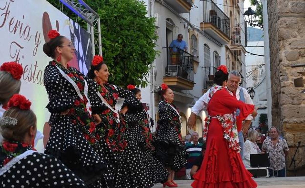 Baile en homenaje a Paquita Jesús, profesora de danza. 