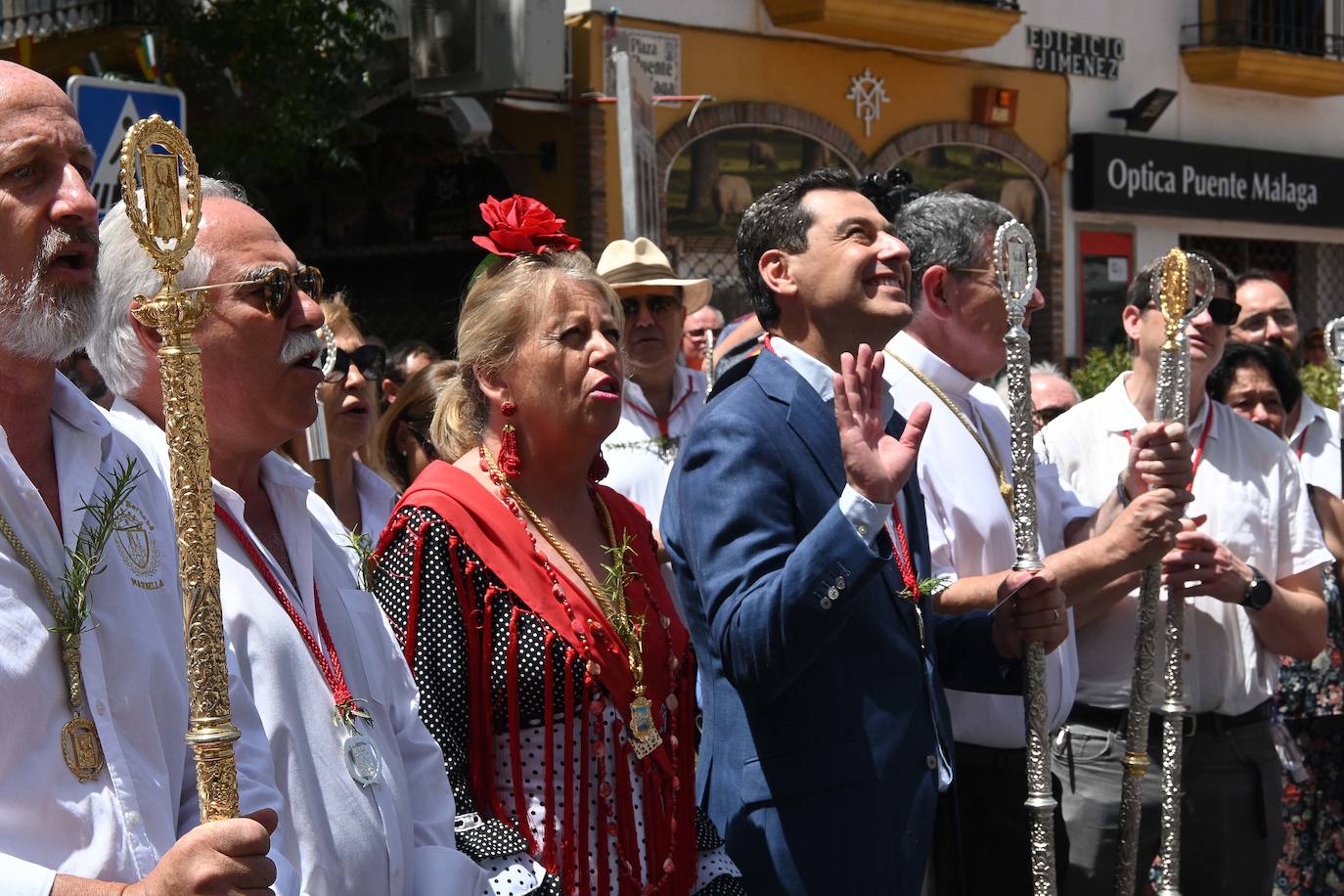 Procesión de San Bernabé por las calles de Marbella. 