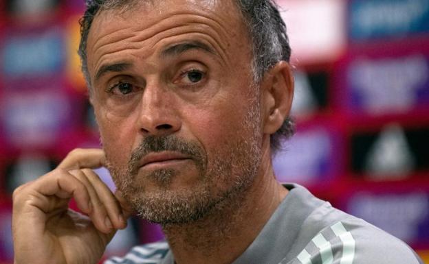 Luis Enrique, durante la rueda de prensa en La Rosaleda. 