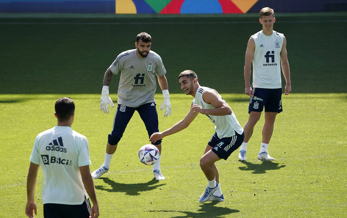 Fotos: El entrenamiento de la selección española en La Rosaleda en imágenes