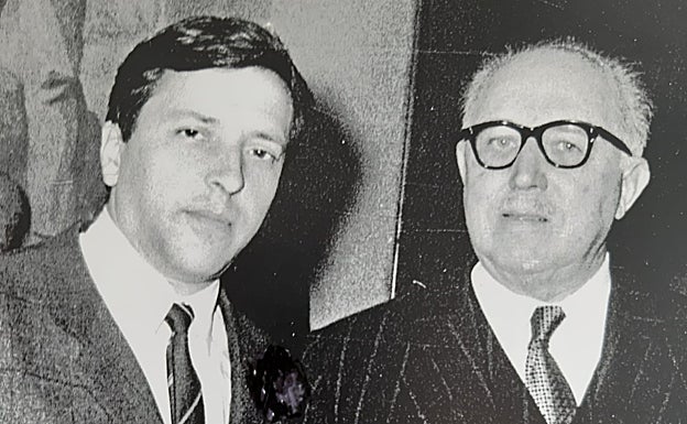 El congregante Álvaro Sánchez con Álvaro Príes Gross.