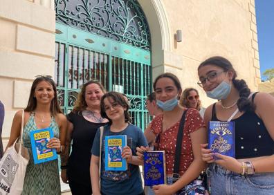 Imagen secundaria 1 - Elísabet Benavent, Beta Coqueta, en Málaga: la superestrella de la comedia romántica que mueve masas