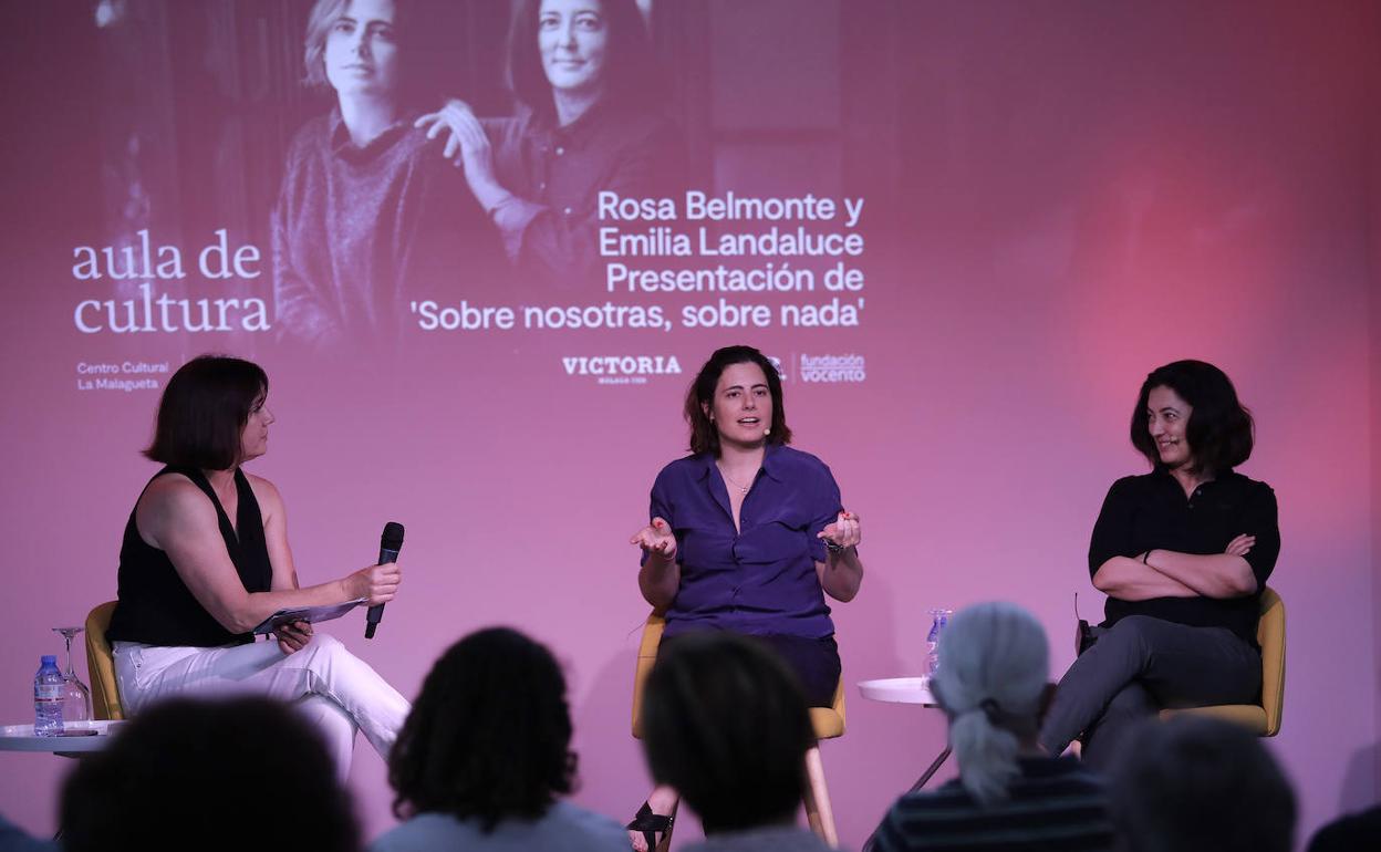 Ana Barreales, Emilia Landaluce y Rosa Belmonte, ayer durante la presentación del libro 'Sobre nosotras, sobre nada'. 