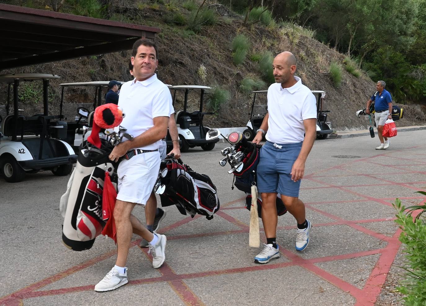 La cita congrega a18 empresas durante una jornada de deporte al aire libre que sirve como punto común para establecer nuevas relaciones, fomentando el 'networking' entre las entidades que son el motor de la economía de la zona. 