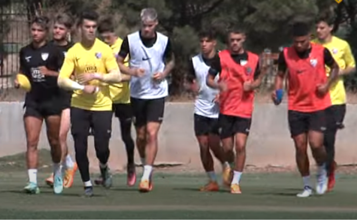 El grupo que se ha entrenado esta mañana en El Viso, con Manolo Reina entre ellos. 