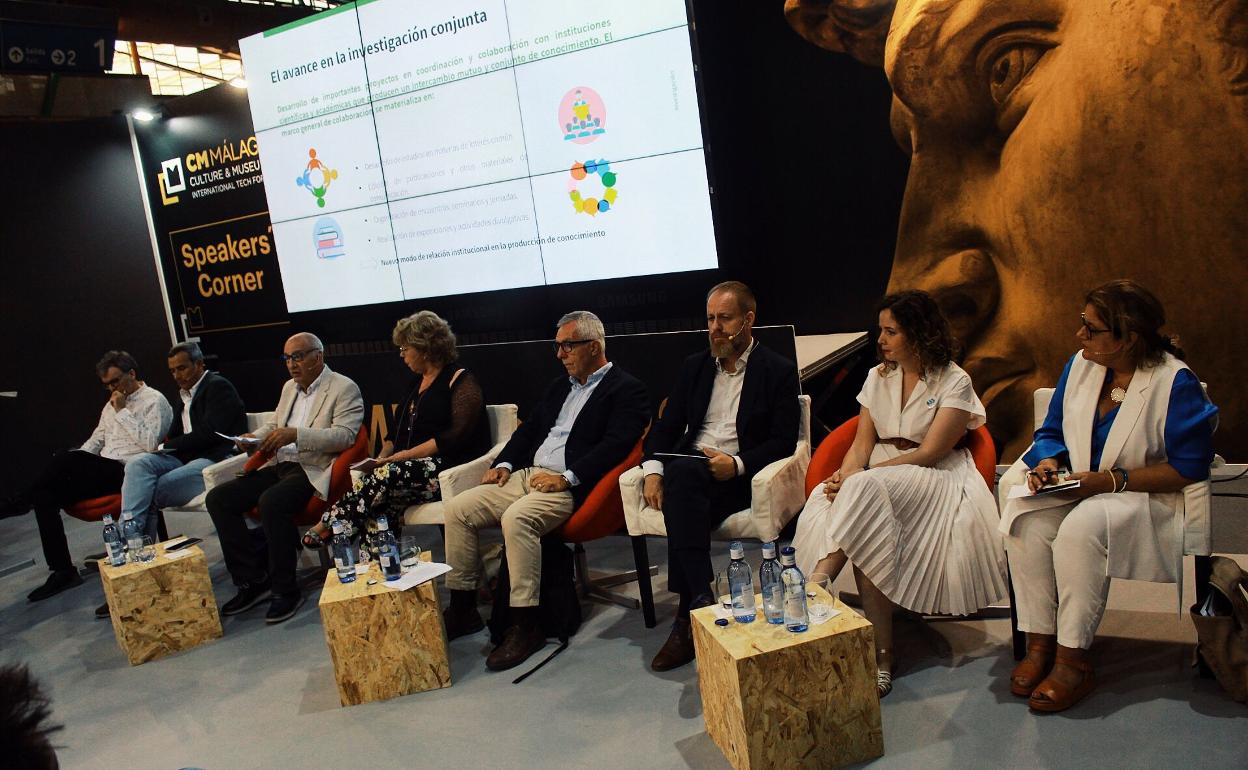 Imagen de la ponencia con los directores de distintos museos andaluces, en el CM Málaga. 