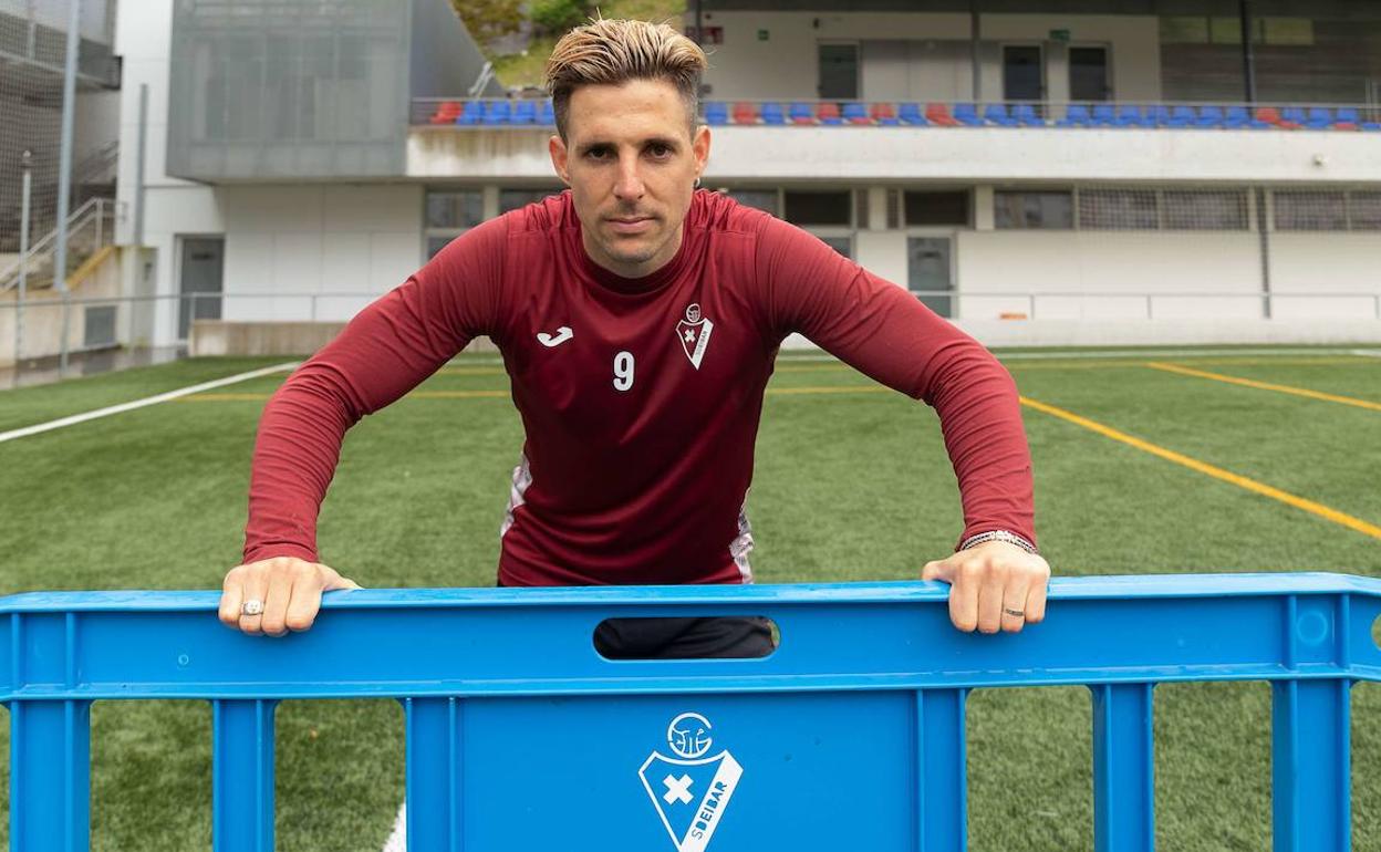 Fran Sol, en una imagen durante un entrenamiento de la pasada temporada con el Eibar. 