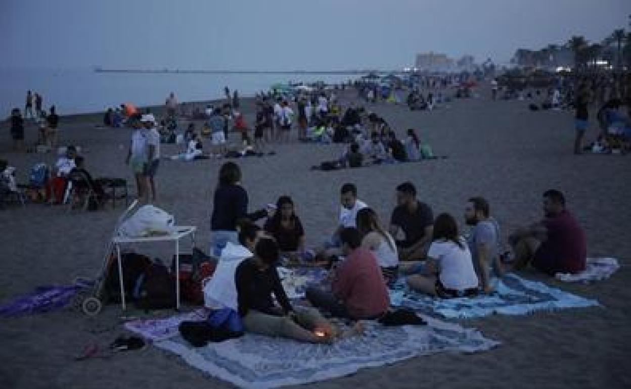 La Noche de San Juan se celebra este jueves tras dos años en blanco por la pandemia. 