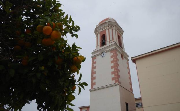 La Torre del Reloj, que en su día fue campanario de una iglesia, es un emblema de la villa.