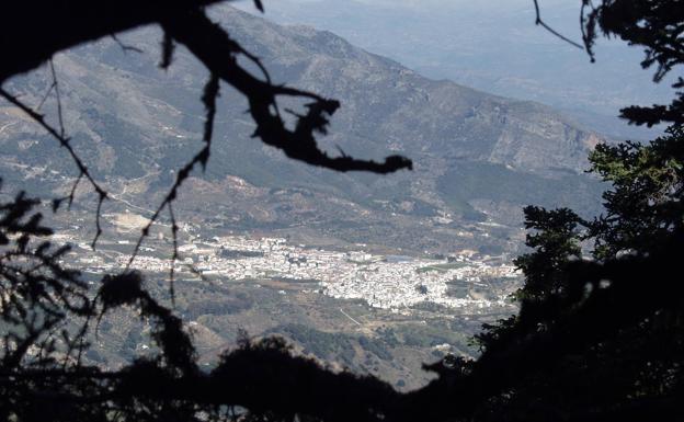 Yunquera vista desde el pinsapar.