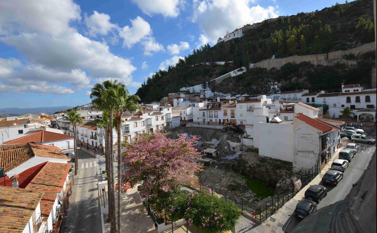 Vista de la plaza de la Constitución de Cártama. 