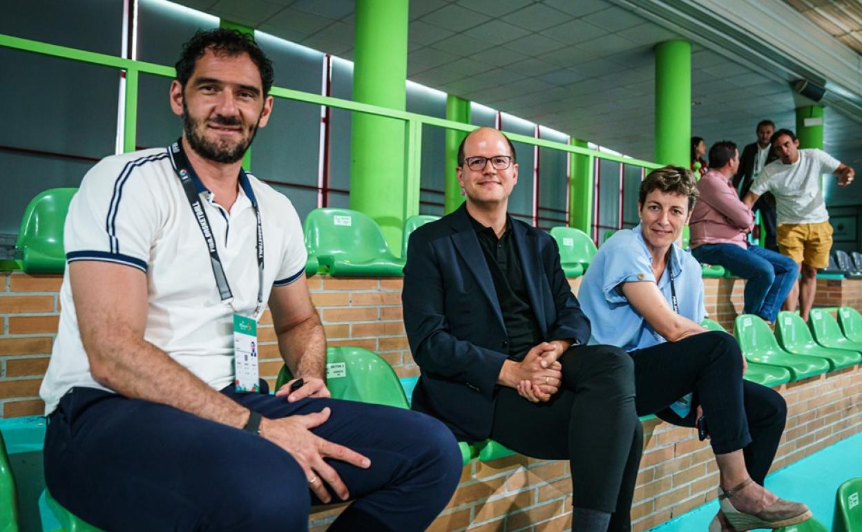 Jorge Garbajosa, Andreas Zagklis y Elisa Aguilar. 