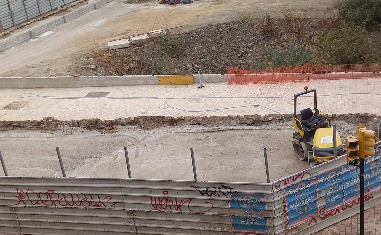 Capa extendida sobre los restos romanos que aparecieron al sur de la parcela. 