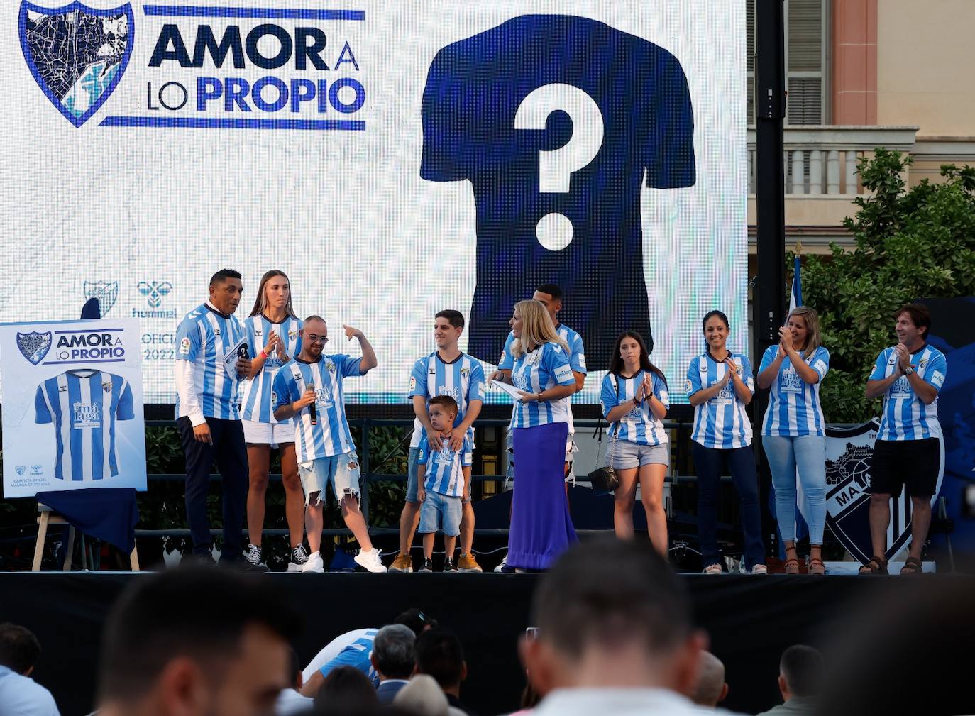 El Málaga desveló la que será la camiseta de su primera equipación 