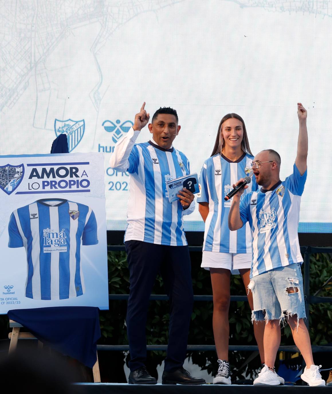 El Málaga desveló la que será la camiseta de su primera equipación 