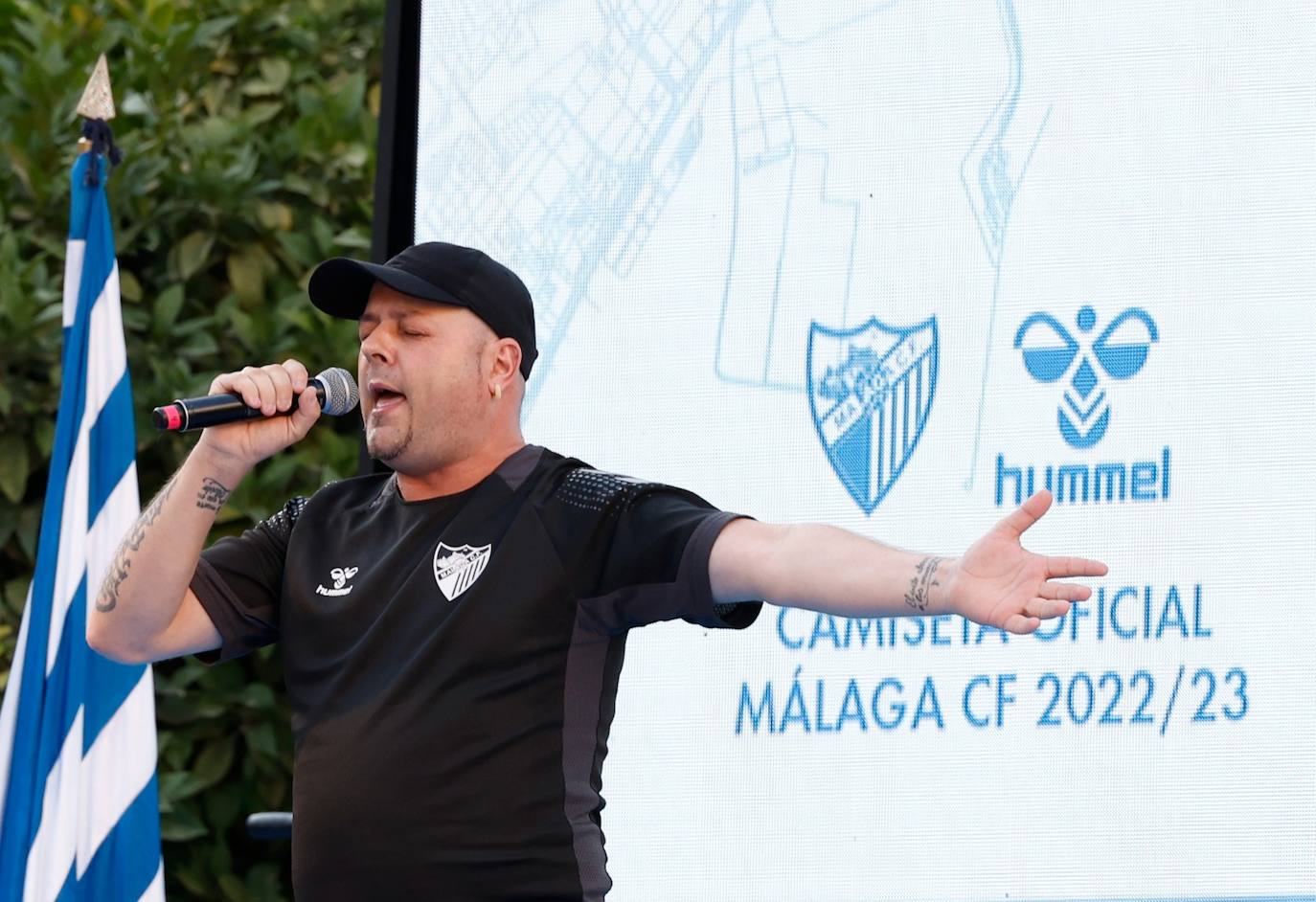 El Málaga desveló la que será la camiseta de su primera equipación 