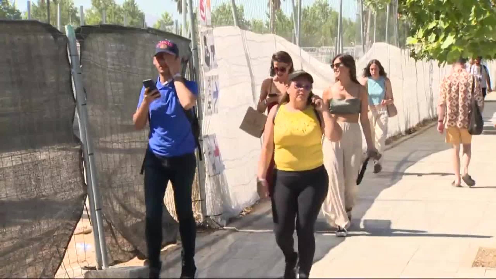 Los asistentes al Mad Cool esperan largas horas para ver al grupo 'MUSE'
