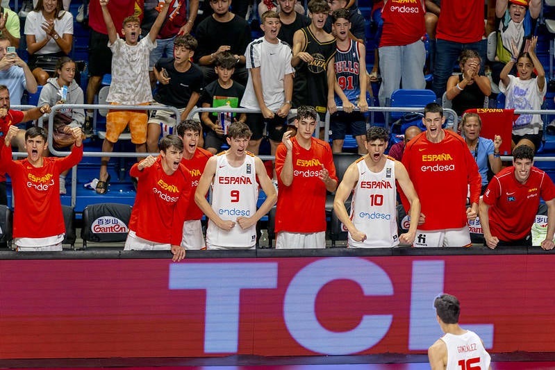 Fotos: El Carpena vibra con España en la final del Mundial sub-17