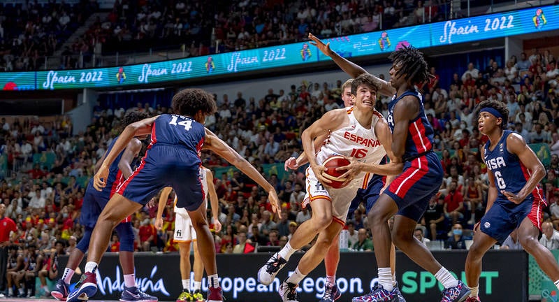 Fotos: El Carpena vibra con España en la final del Mundial sub-17