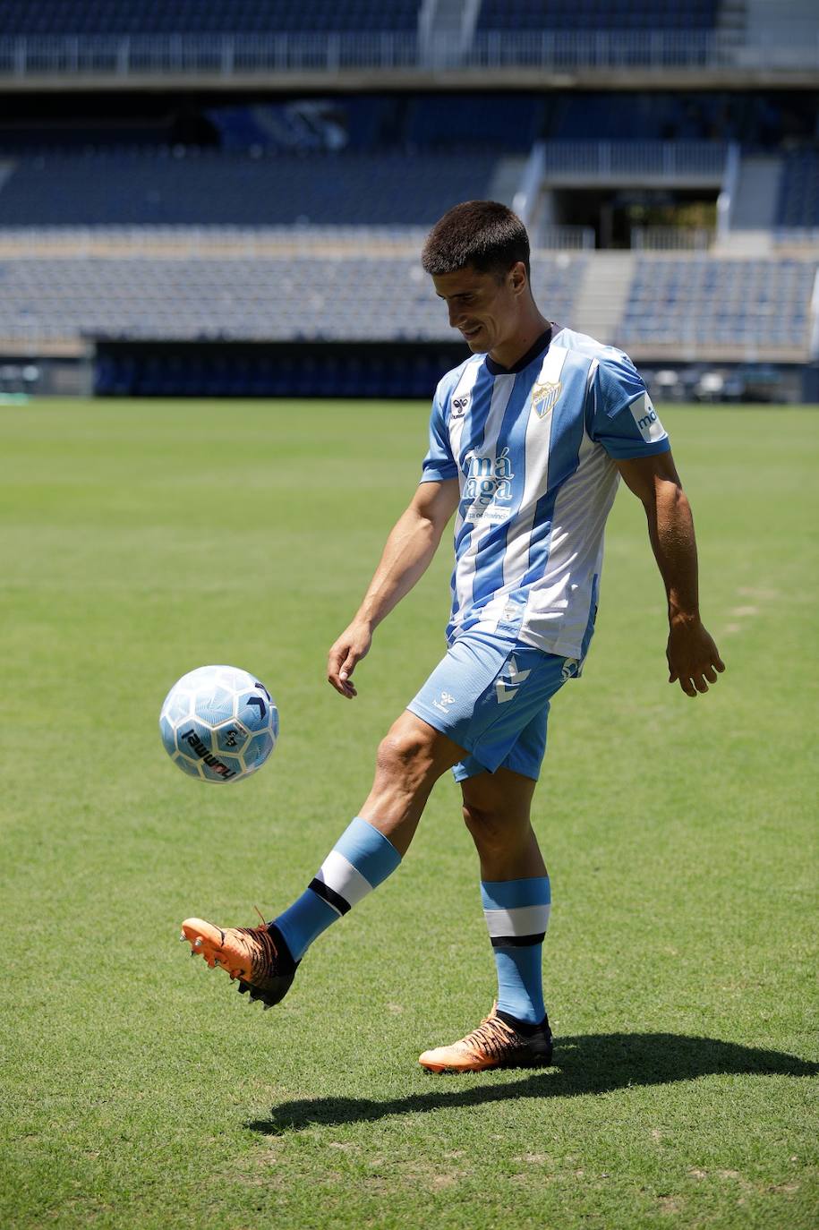 El Málaga presentó a los cinco fichajes en La Rosaleda 