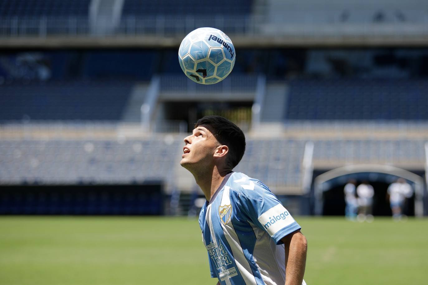 El Málaga presentó a los cinco fichajes en La Rosaleda 