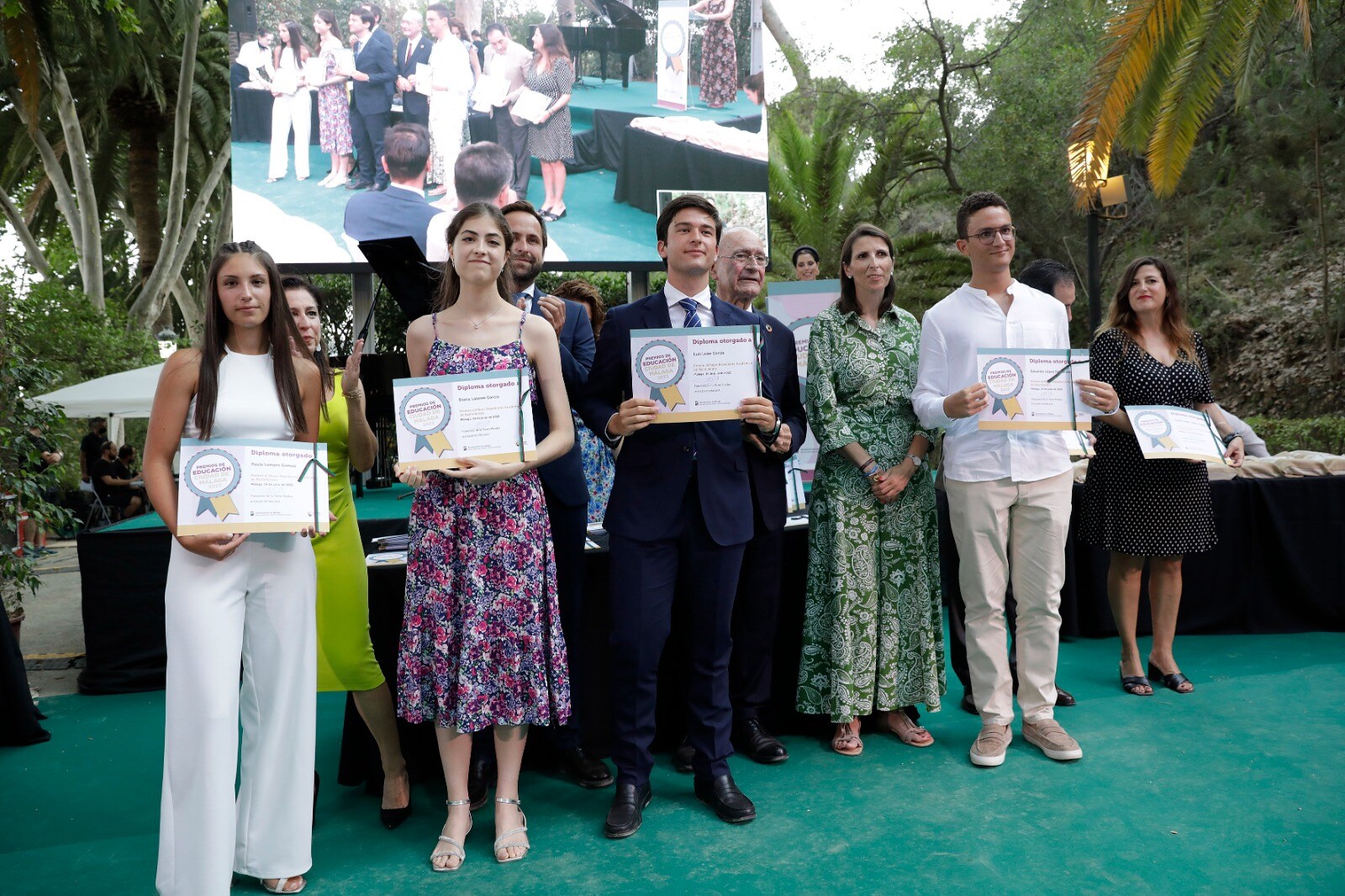 Los estudiantes han sido premiados por el Ayuntamiento. 