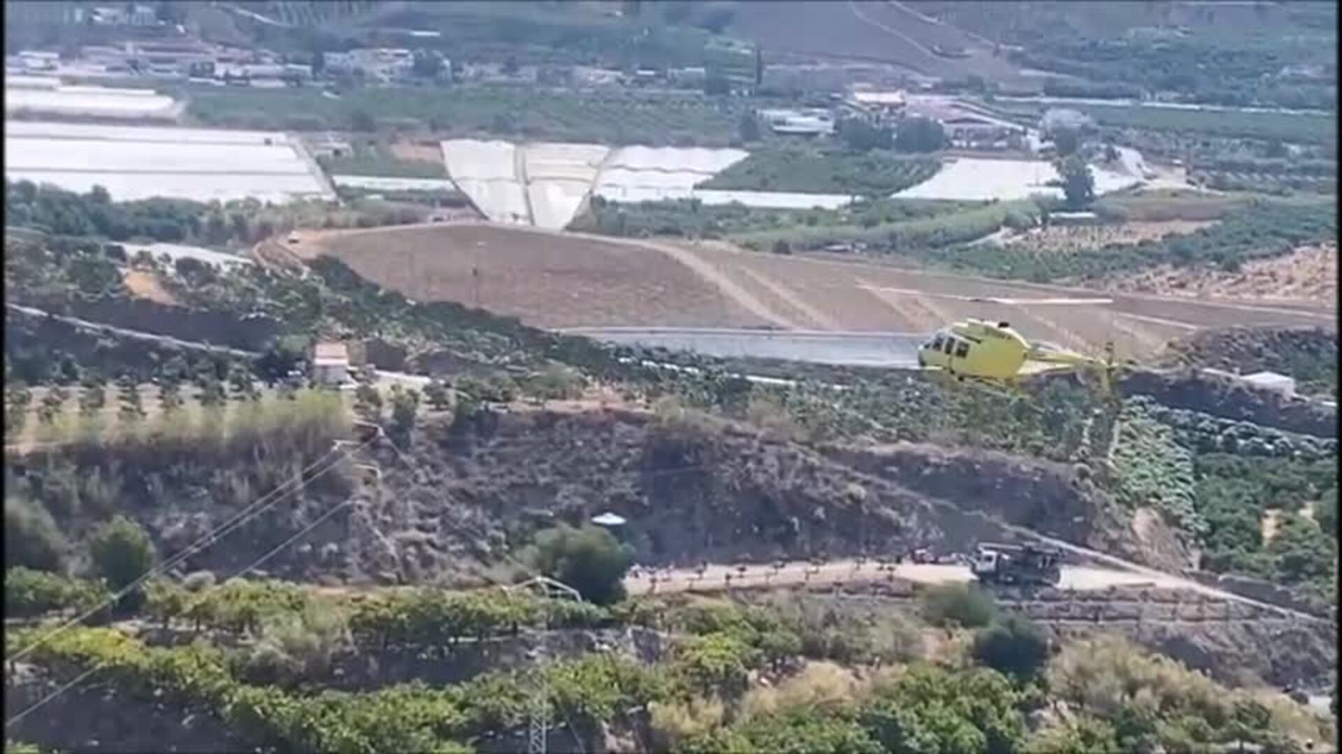 Helicópteros de Endesa comprueban el buen estado de las redes eléctricas en Málaga