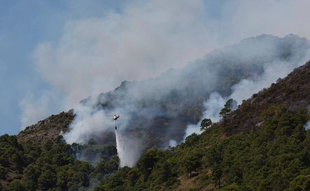 Ascienden a 3.065 los desalojos por el incendio de Alhaurín el Grande, que ya suma 1.890 hectáreas afectadas