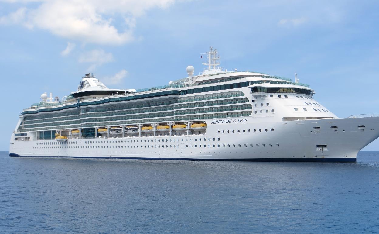 Vista del barco en el que estos andaluces darán la vuelta al mundo. 