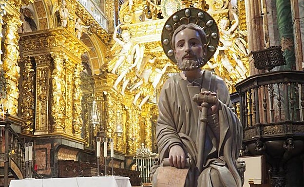 La imagen del apóstol ya acabada. 