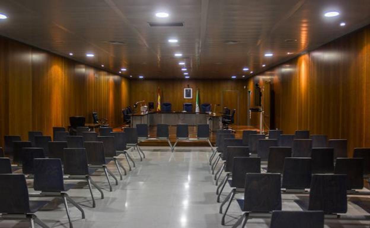 Condena a un fotógrafo por negarse a devolver la señal a una pareja de Estepona que anuló su boda por el Covid