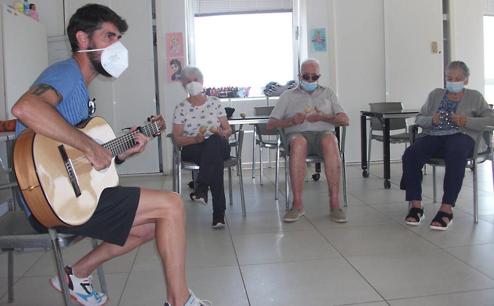 Cantar para recordar, la musicoterapia frente al alzheimer y otras demencias