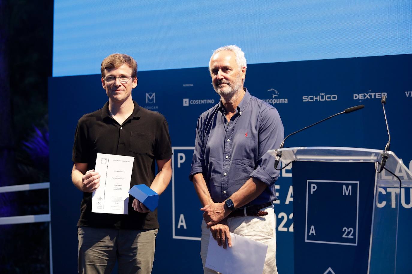 El nuevo pabellón de gobierno de la Universidad gana el primer premio. La nueva sede de Cruz Roja y la Facultad de Psicología y Logopedia, también distinguidos. 