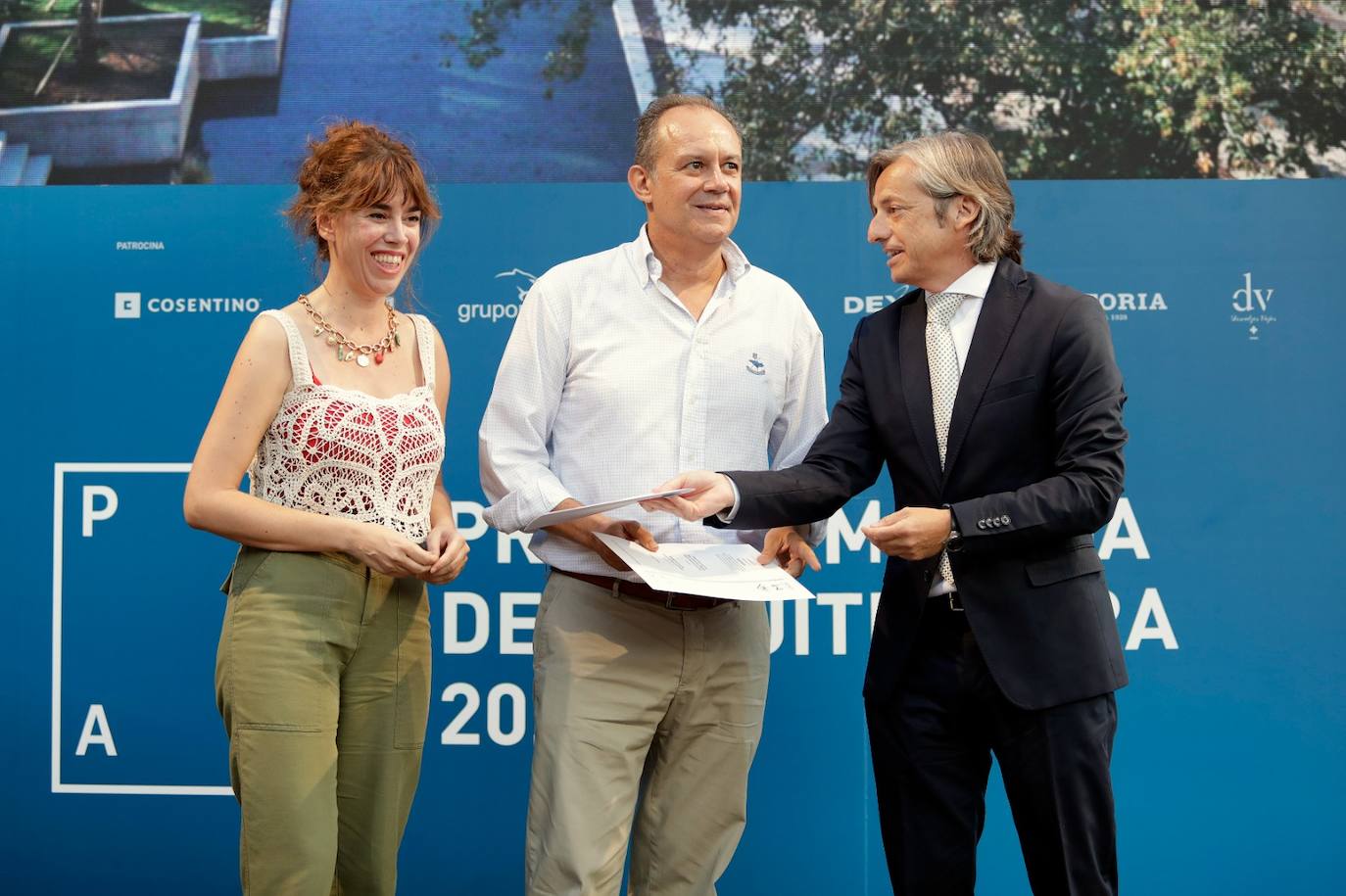 El nuevo pabellón de gobierno de la Universidad gana el primer premio. La nueva sede de Cruz Roja y la Facultad de Psicología y Logopedia, también distinguidos. 