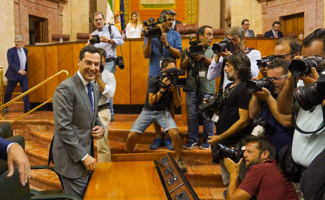 Juanma Moreno, el pasado jueves en el Parlamento. 