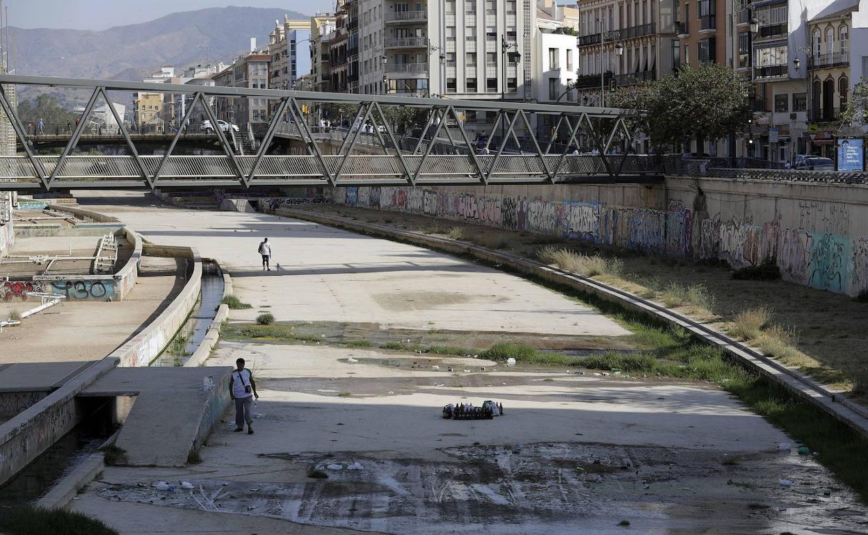 El plan del Guadalmedina es el decano de los grandes proyectos de Málaga que sigue atascado en la burocracia. 