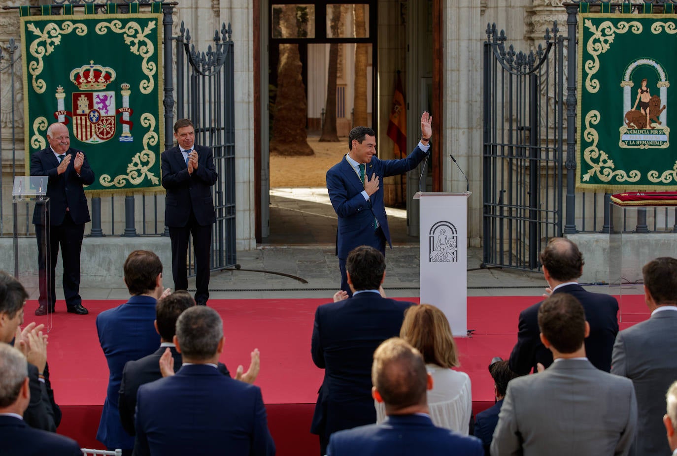 El presidente adelanta que ejercerá desde la cercanía y pone a los jóvenes en el centro.