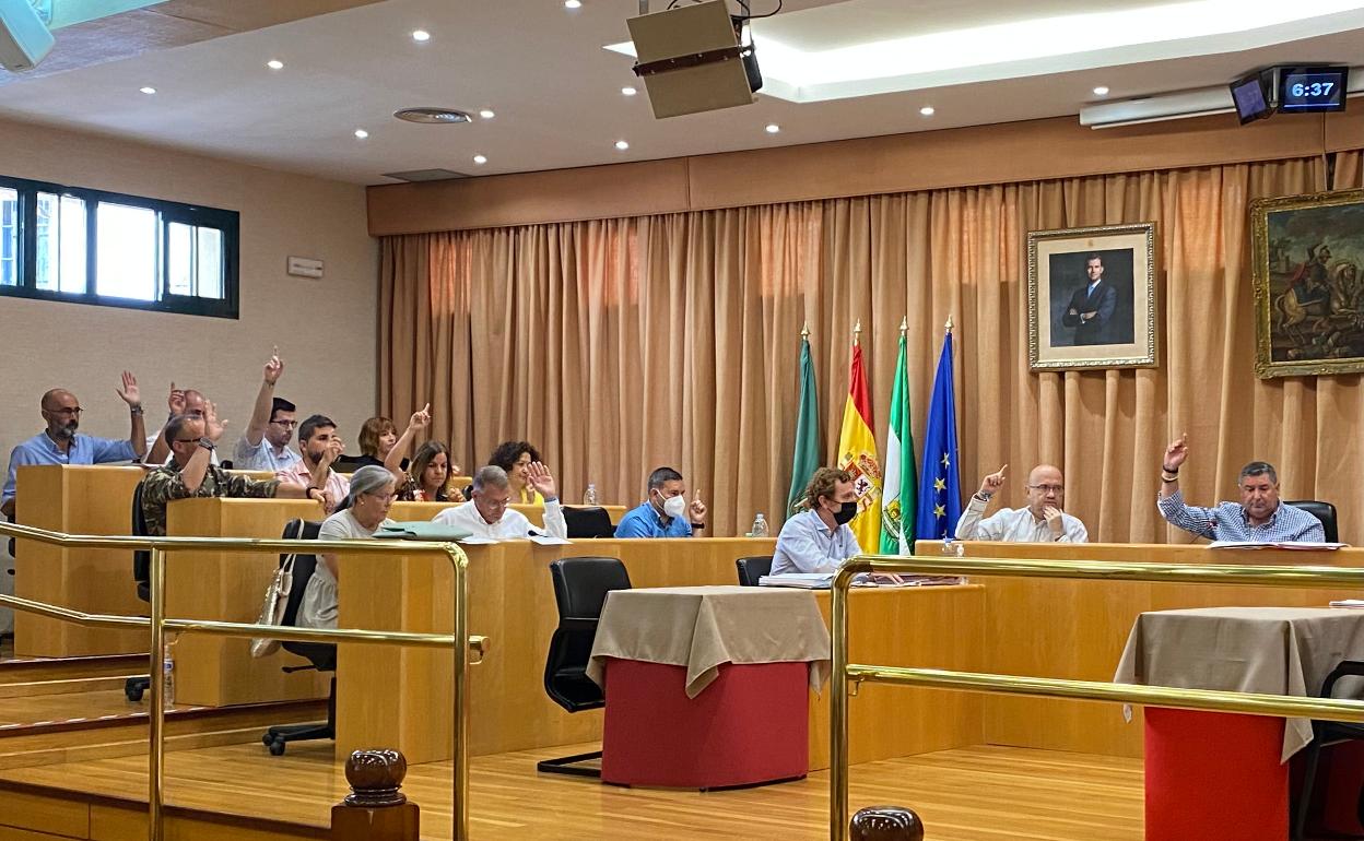 Imagen de la sesión plenaria celebrada este viernes en el Ayuntamiento veleño. 