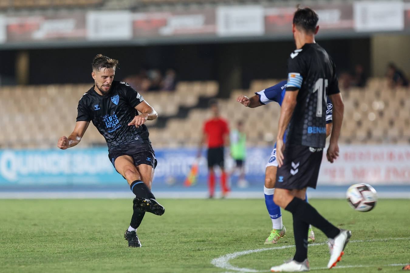 El Málaga disputa un nuevo amistoso ante el Xerez. 