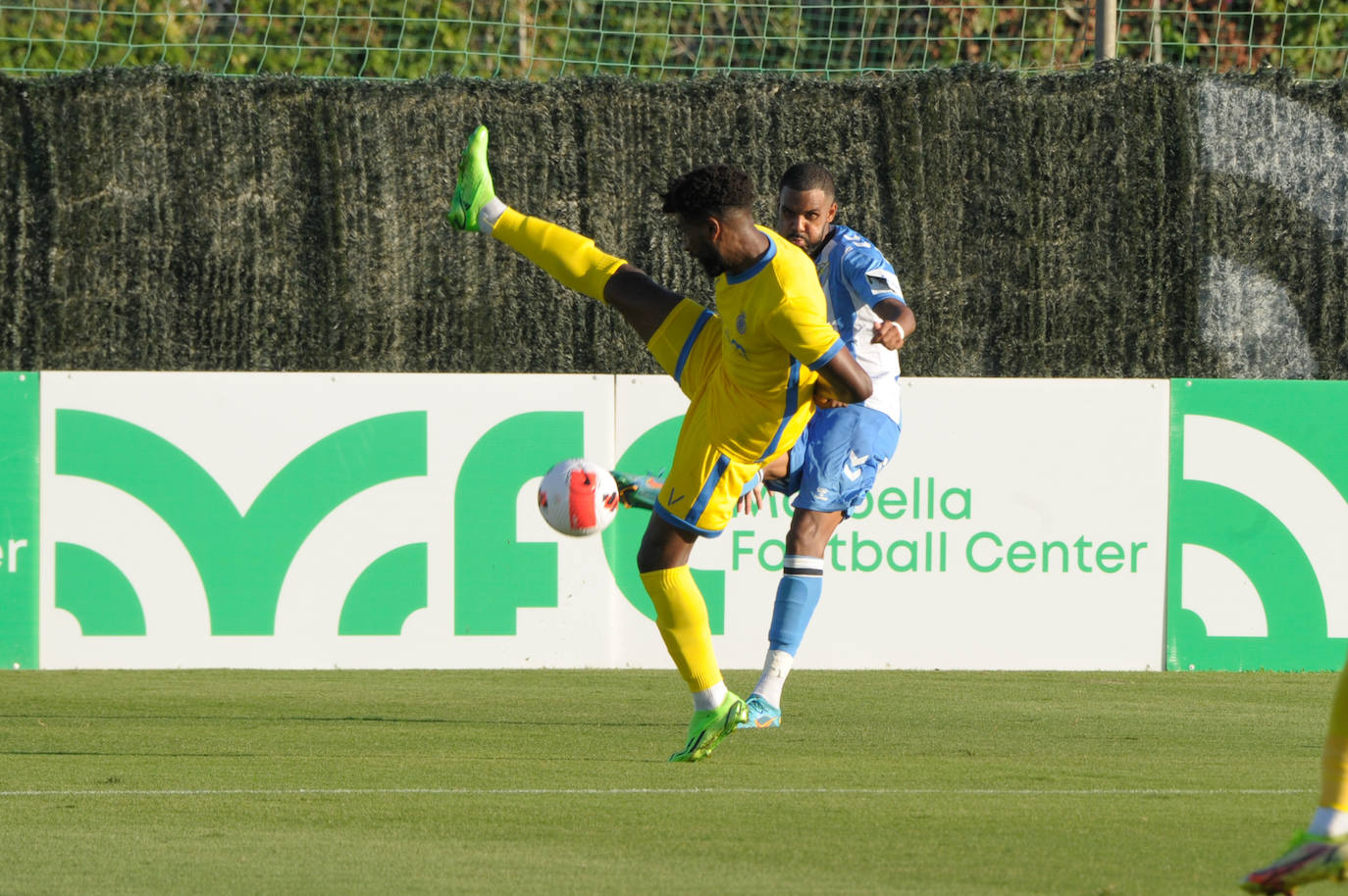 El Málaga acusó el calor y la ausencia de cambios ante el equipo árabe 