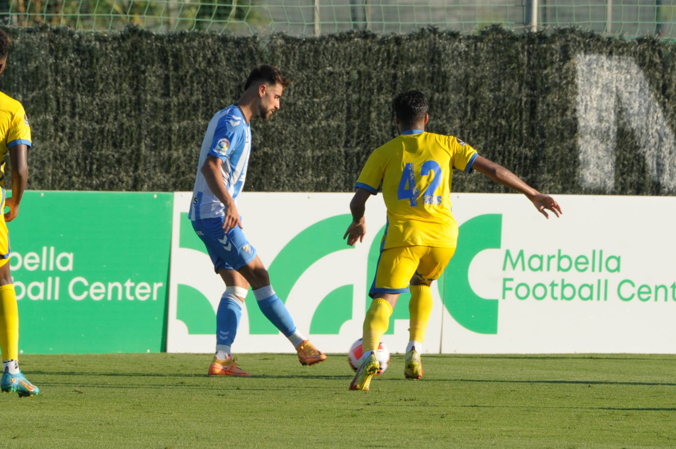 El Málaga acusó el calor y la ausencia de cambios ante el equipo árabe 