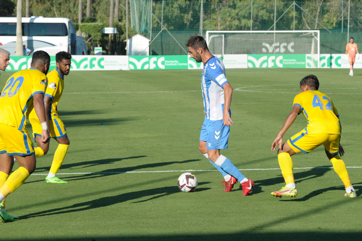 El Málaga acusó el calor y la ausencia de cambios ante el equipo árabe 