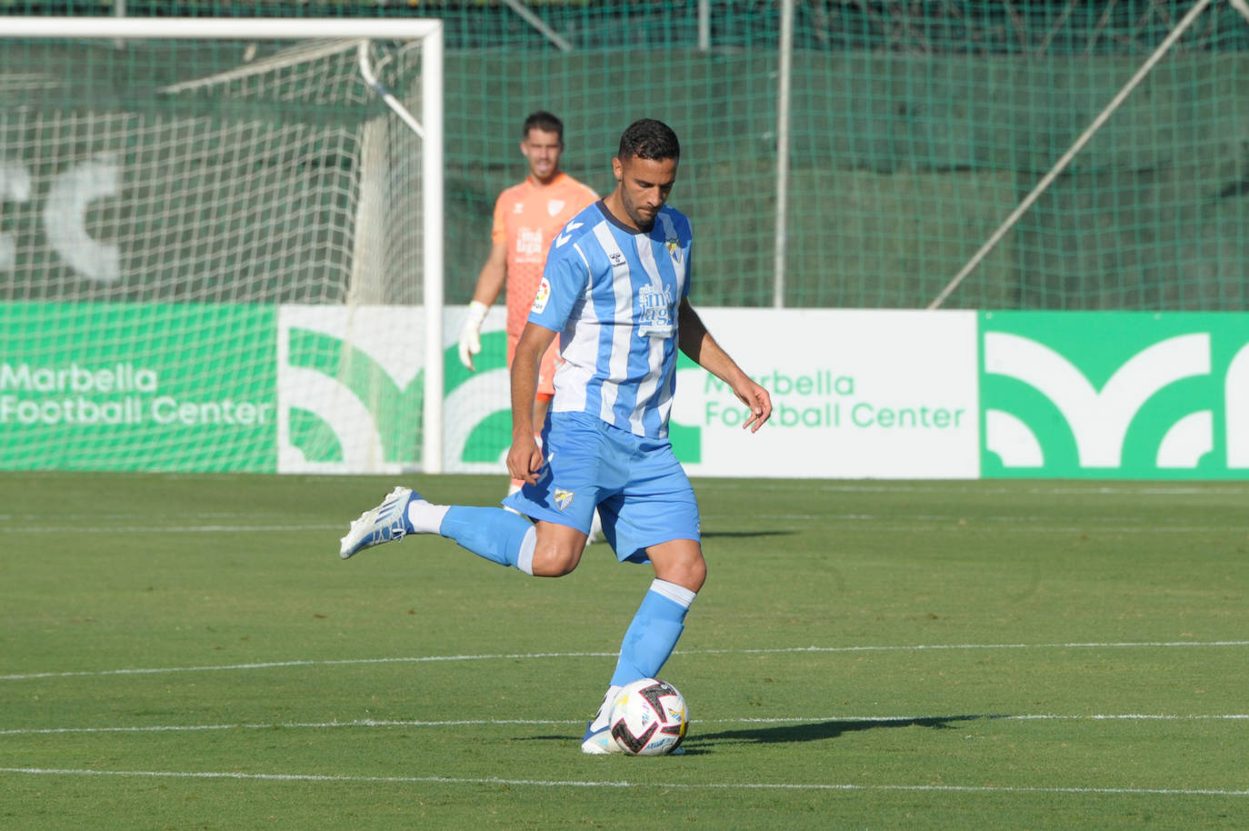 El Málaga acusó el calor y la ausencia de cambios ante el equipo árabe 