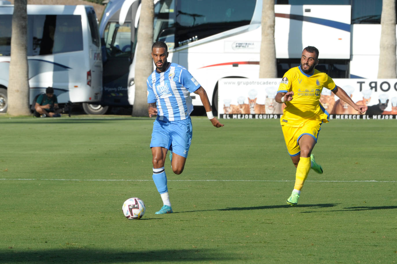 El Málaga acusó el calor y la ausencia de cambios ante el equipo árabe 