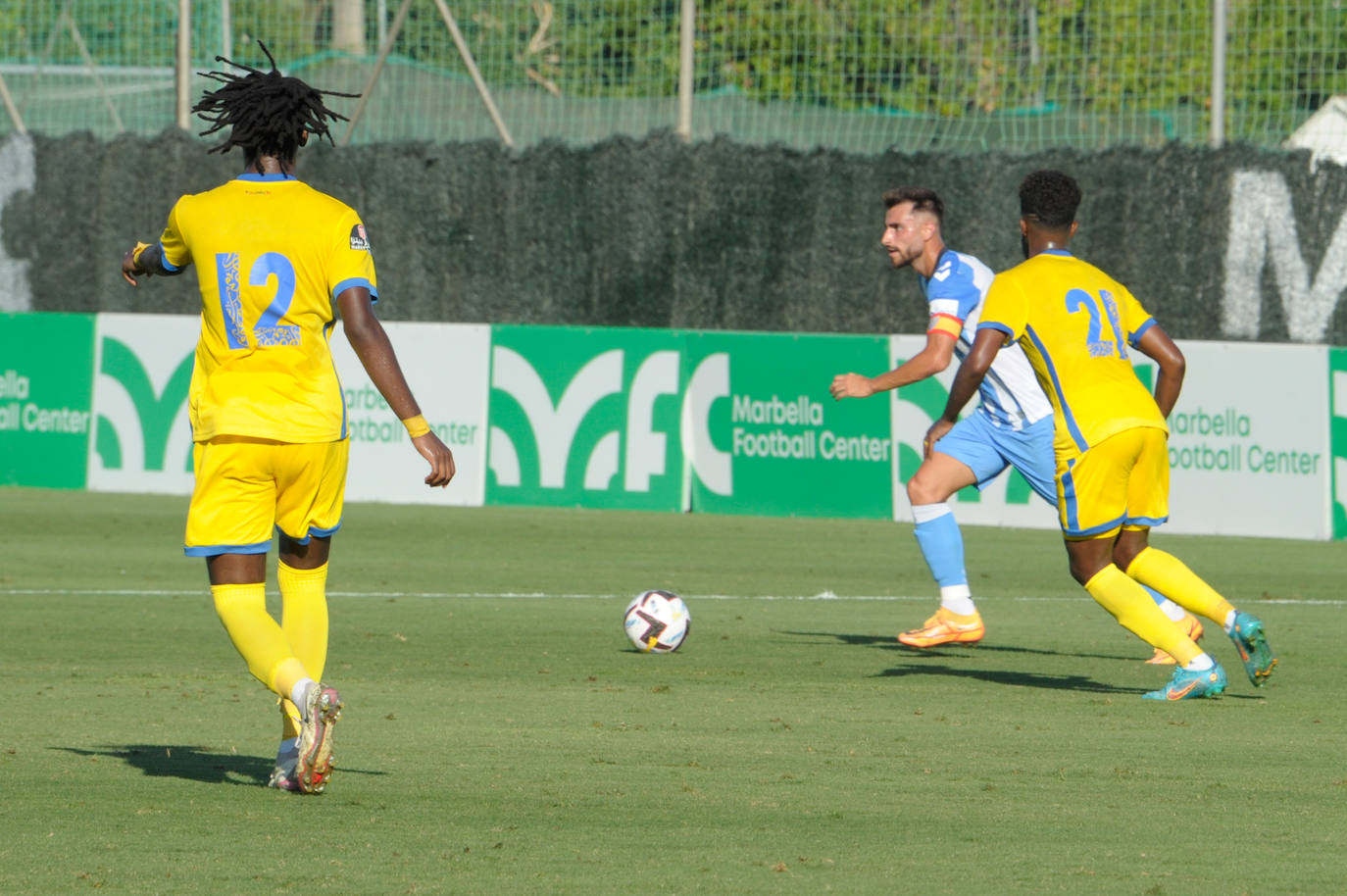 El Málaga acusó el calor y la ausencia de cambios ante el equipo árabe 