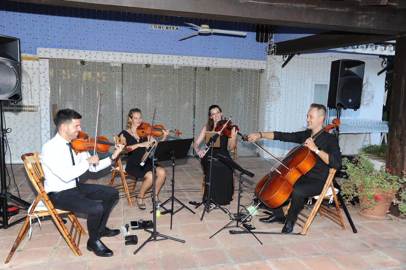 La Cena de Gala de la Asociación Española Contra el Cáncer de Marbella ha regresado por todo lo alto reuniendo a más de 500 personas en la Finca de La Concepción para apoyar la labor de este colectivo que atiende a los pacientes que padecen esta enfermedad y a sus familias