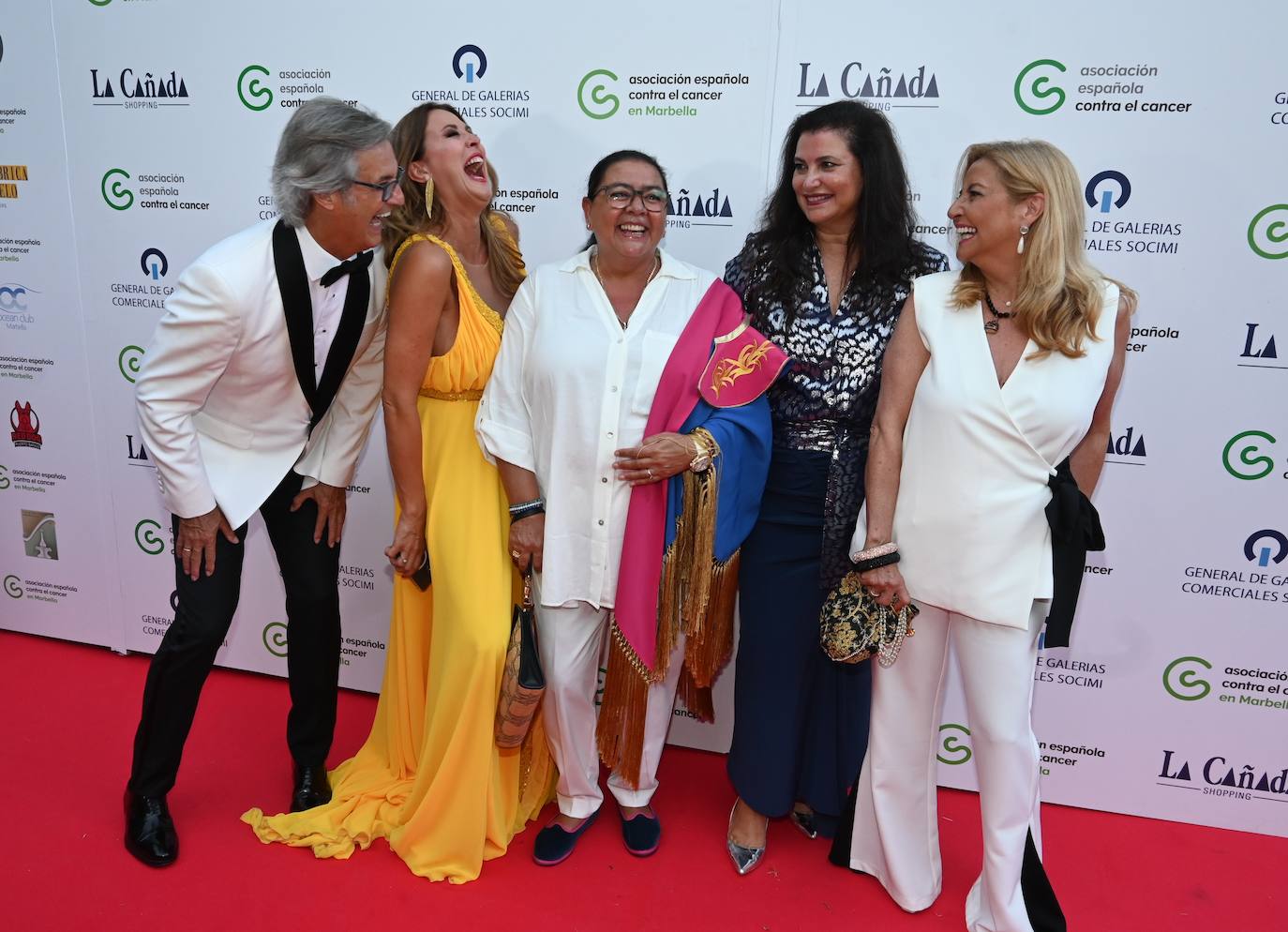 La Cena de Gala de la Asociación Española Contra el Cáncer de Marbella ha regresado por todo lo alto reuniendo a más de 500 personas en la Finca de La Concepción para apoyar la labor de este colectivo que atiende a los pacientes que padecen esta enfermedad y a sus familias