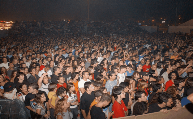 De Héroes del Silencio a Raphael: los míticos conciertos que se pudieron ver gratis en la Feria de Málaga